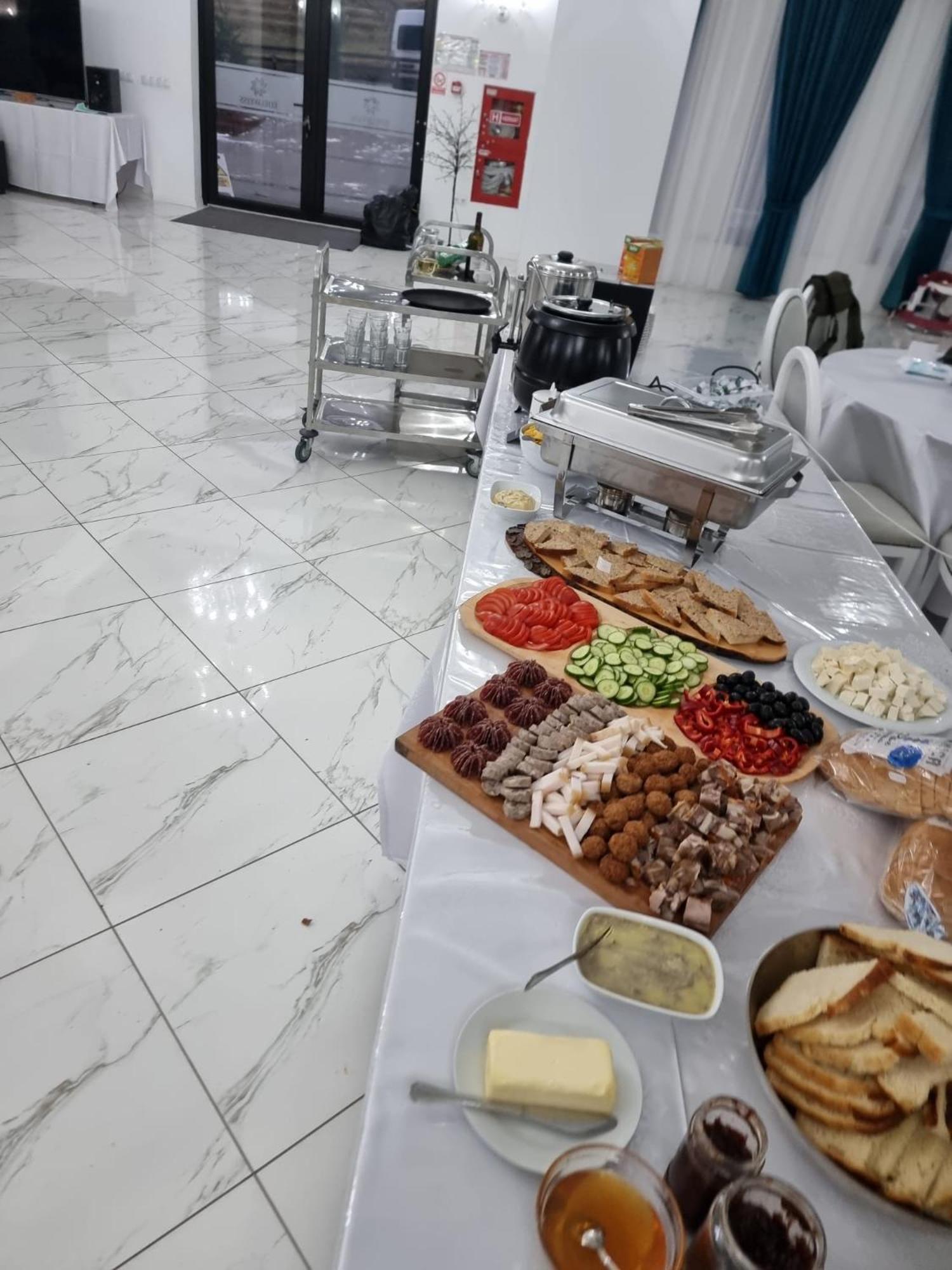 ホテル Evenimente Edelweiss Bogdan Vodă エクステリア 写真